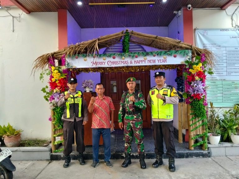 Pastikan Ibadah Natal di GKI Cepu Aman, Personel Gabungan TNI-Polri Lakukan Pengamanan Ketat