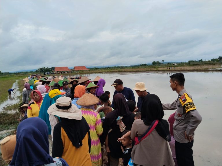 Sambang Petani, Bhabinkamtibmas Polres Blora Imbau Waspada Curanmor Serta Jaga Kedamaian