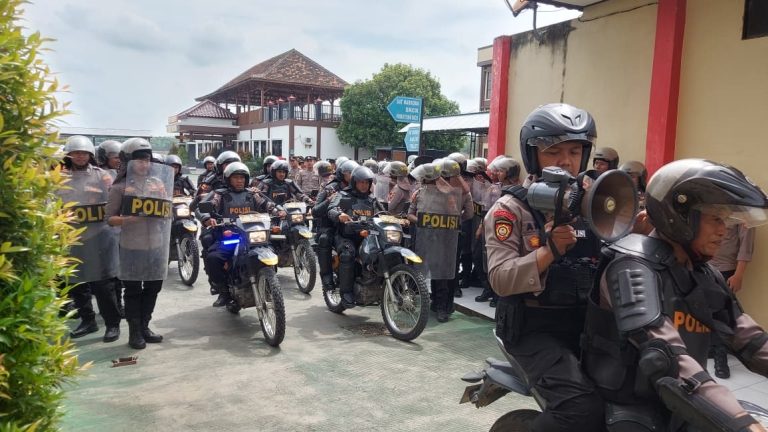Asah Kemampuan Pengendalian Massa, Polres Blora Gelar Apel dan Latihan Kompi Dalmas
