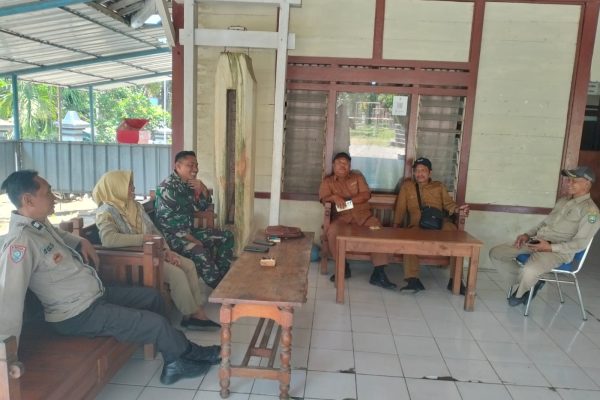 Jaga Sinergitas Tiga Pilar, Bhabinkamtibmas Nglobo Sampaikan Waspada Kebakaran dan Hoaks