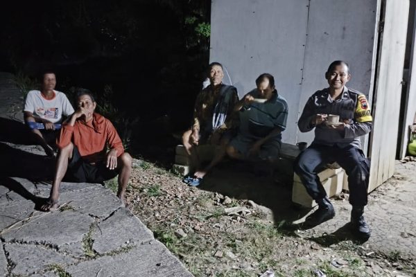 Cegah Kriminalitas, Bhabinkamtibmas Polsek Bogorejo Sambangi Satkamling Desa Prantaan
