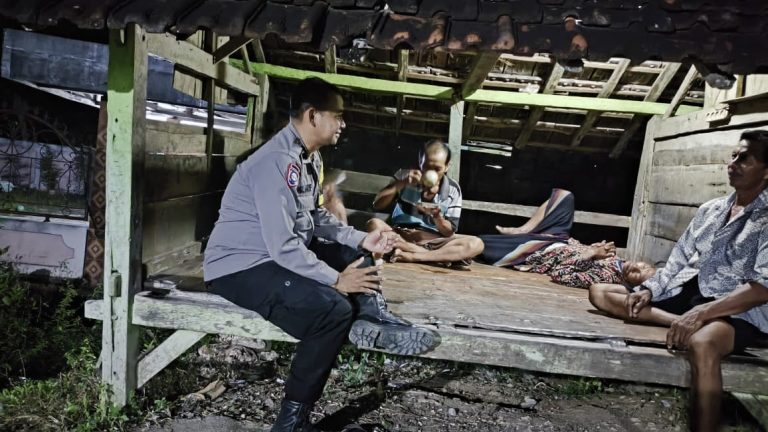 Jaga Keamanan Lingkungan, Polsek Bogorejo Blora Giatkan Sambang Poskamling