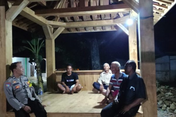 Kapolsek Jiken Blora Galakkan Pembinaan Satkamling, Jaga Kondusivitas Pasca-Demonstrasi