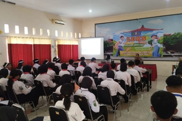 Polsek Cepu Isi LDK di SMK N 1, Tekankan Kedisiplinan Jadi Kunci Kepemimpinan Masa Depan