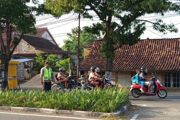 Polres Blora Hadir, Atur Lalin di Tunjungan, Masyarakat Merasa Nyaman dan Aman