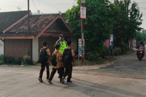 Polsek Kunduran Blora Gelar AG Pagi, Jamin Keamanan dan Kelancaran Lalu Lintas